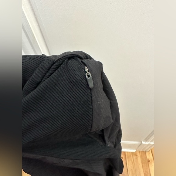 Lululemon Beyond the Studio Joggers Size  6 - Picture 10 of 10